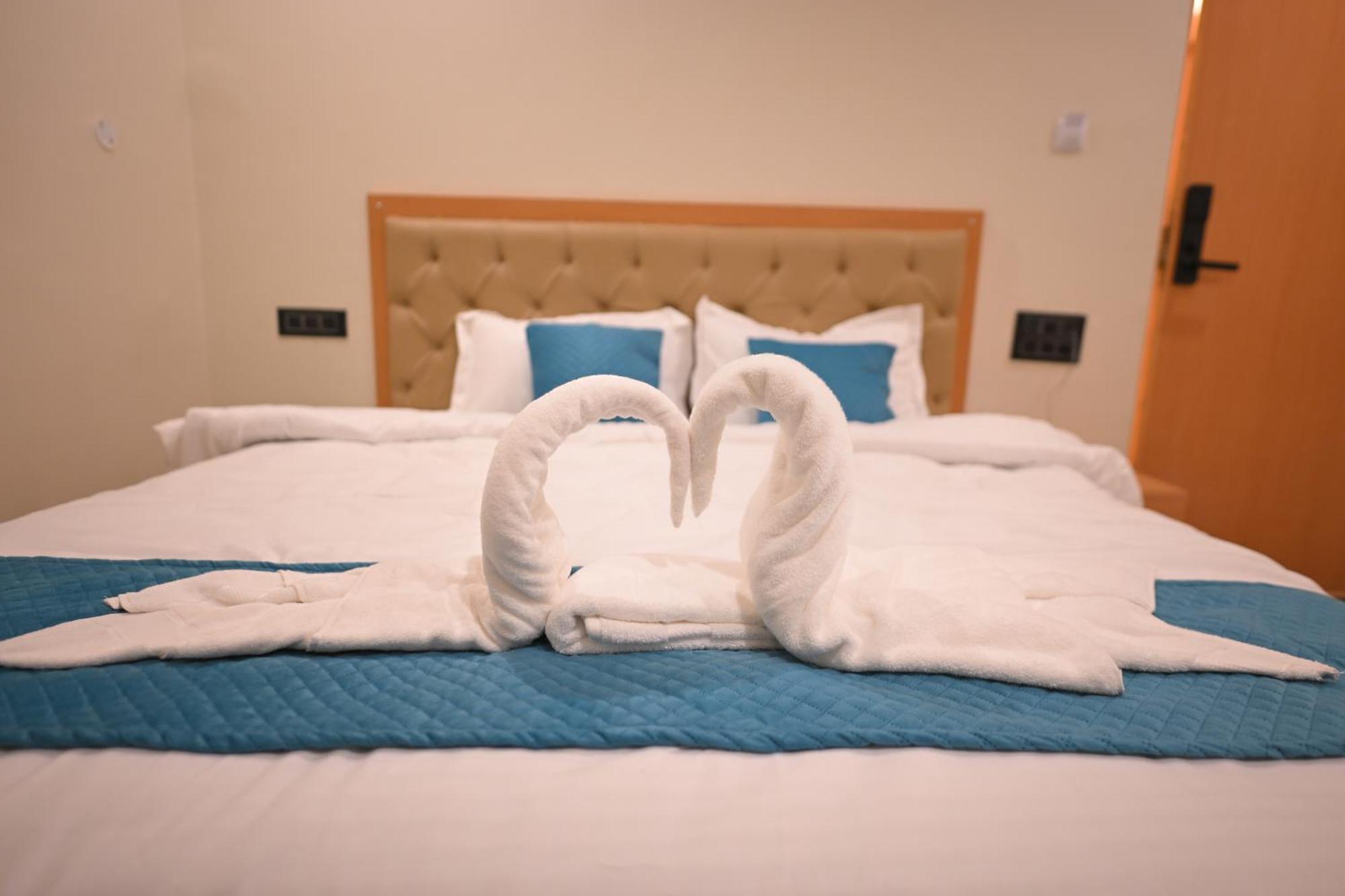 Sunrise Vista Inn Prayagraj Exterior foto